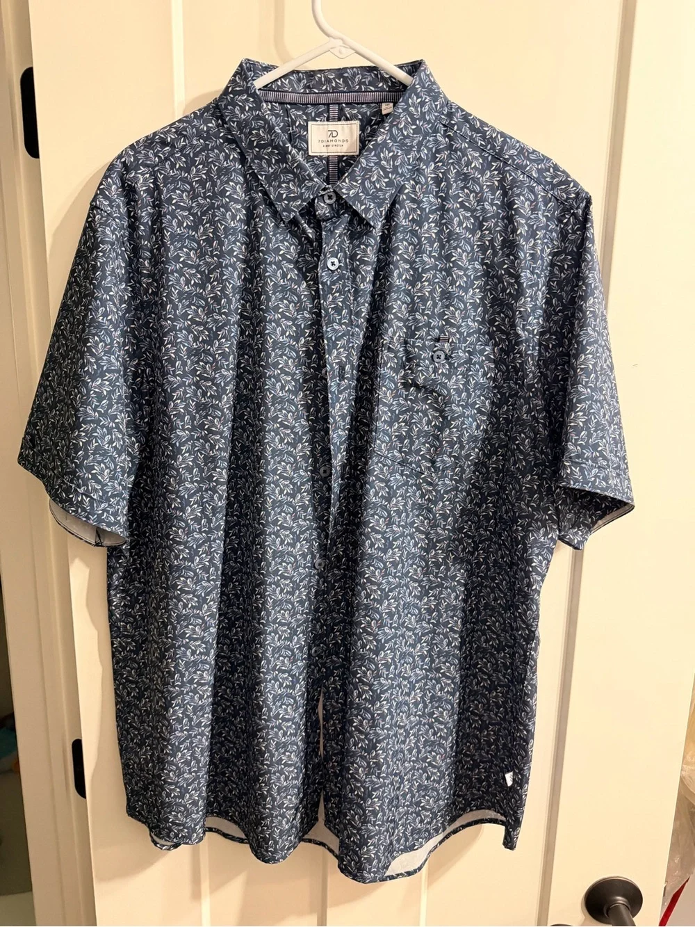7 Diamonds Men's Short Sleeve Navy Floral Button-Down Shirt